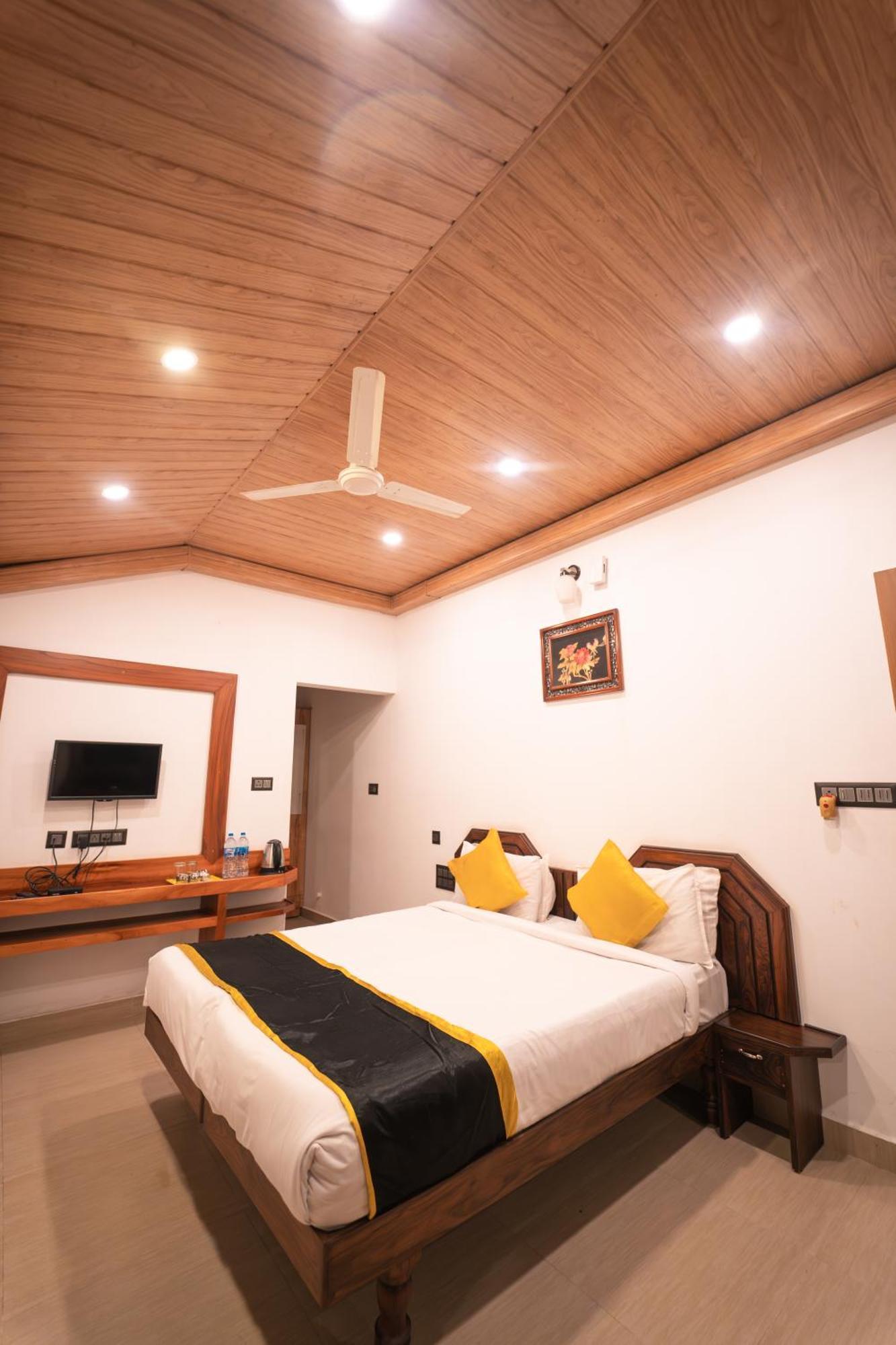 Kingmaker'S Plantation With River Stream Madikeri Exterior foto